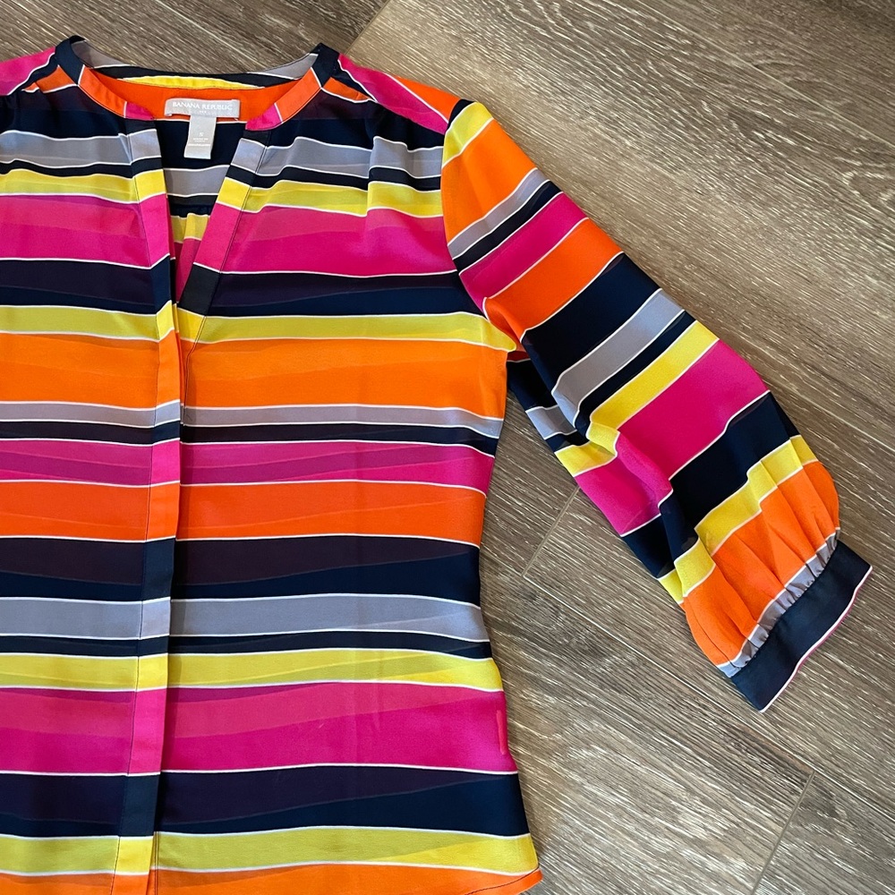 Banana Republic Size Small navy, pink, yellow, white gray professional blouse